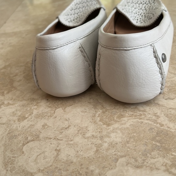 Ugg Claire perforated loafers, Size 8 - Picture 3 of 5
